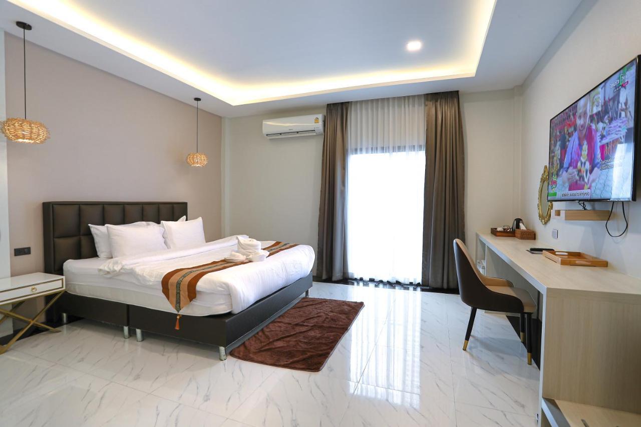 วรฉัตร บูทีค โฮเทล Hotel เพชรบูรณ์ ภายนอก รูปภาพ